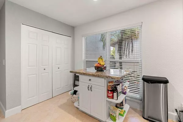 Deerfield Beach, FL 33442,288 NW 39th WAY