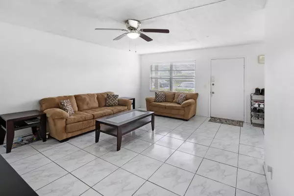 Pembroke Pines, FL 33027,13550 SW 6th CT 111a