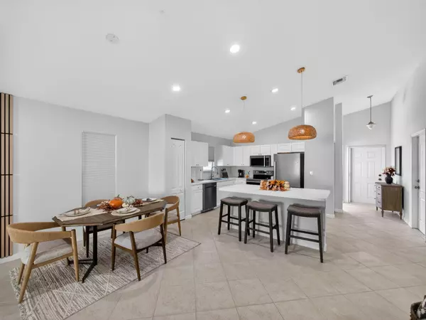 Stuart, FL 34997,2757 SW Versailles TER