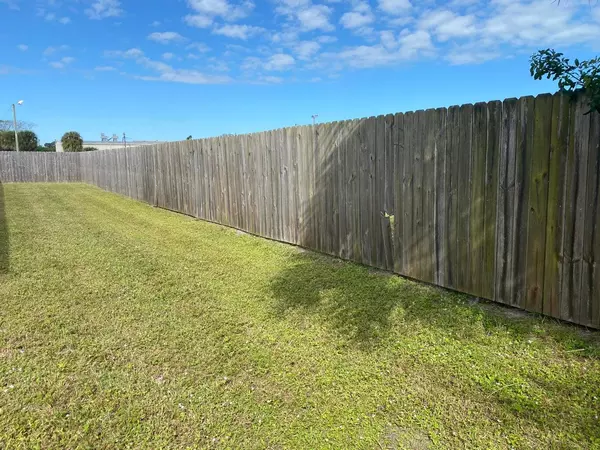 Melbourne, FL 32901,837 Hickory ST 1