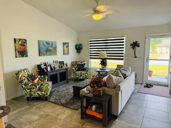 Port Saint Lucie, FL 34984,634 SE Whitmore DR