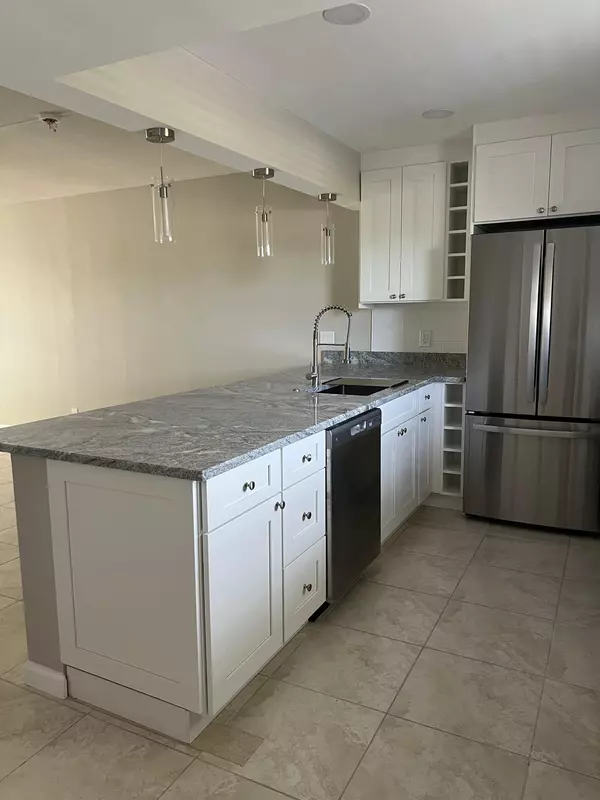 Boynton Beach, FL 33435,230 NE 26th AVE 2070