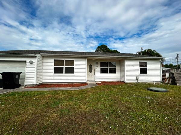 1853 SE Dranson CIR, Port Saint Lucie, FL 34952