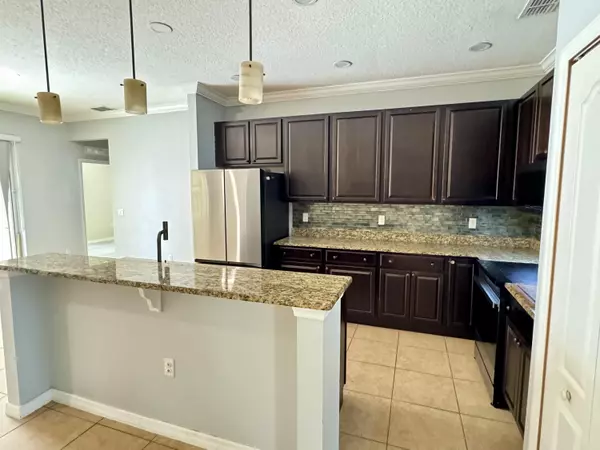 Port Saint Lucie, FL 34953,520 SW Dailey AVE