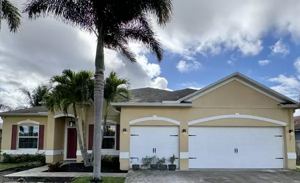 Port Saint Lucie, FL 34953,520 SW Dailey AVE