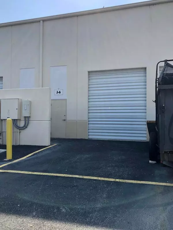 West Palm Beach, FL 33411,2753 Vista Pkwy 6