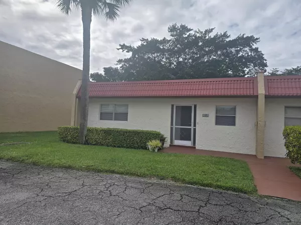 225 Lake Carol DR, West Palm Beach, FL 33411