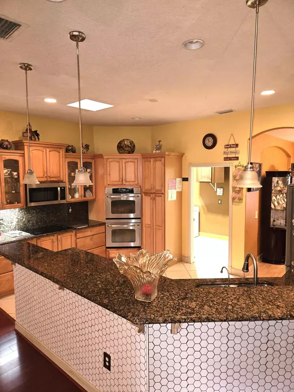 Palm Bay, FL 32909,882 SE Palo Alto ST