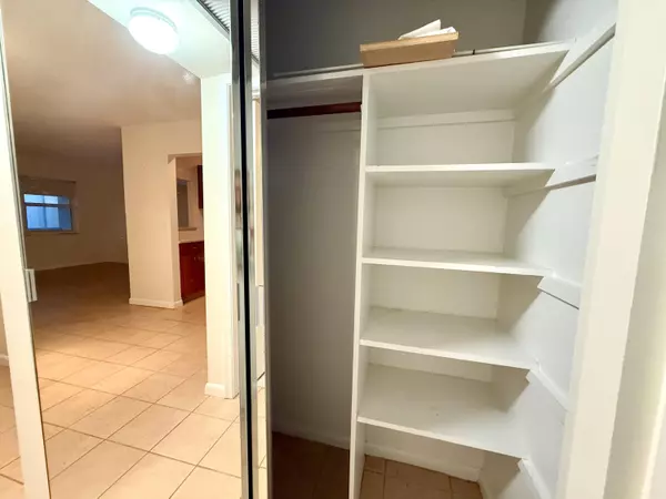 West Palm Beach, FL 33417,22 Andover A