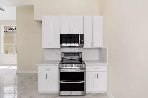 Boca Raton, FL 33496,6682 NW 25th WAY