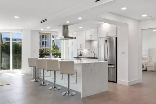 Palm Beach, FL 33480,2778 S Ocean BLVD 203s