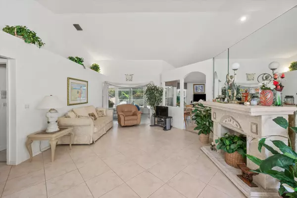 Royal Palm Beach, FL 33411,103 Cypress TRCE