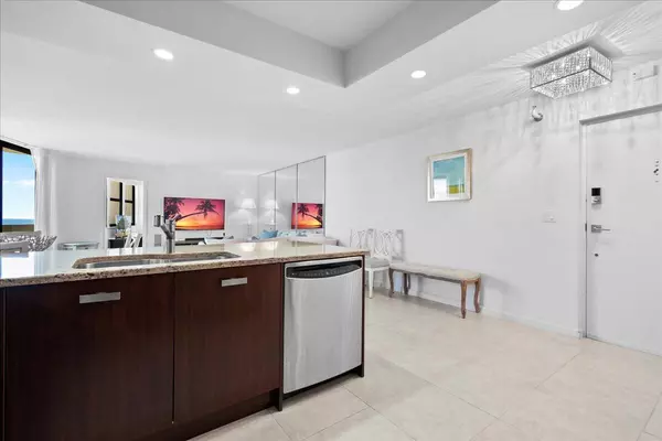 Singer Island, FL 33404,2800 N Ocean DR B-24d