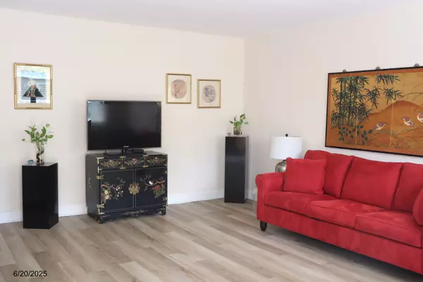 Delray Beach, FL 33446,716 Saxony O 716