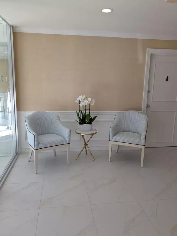 Palm Beach, FL 33480,223 Atlantic AVE 3f