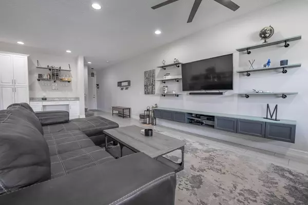 Royal Palm Beach, FL 33411,11985 Park Central