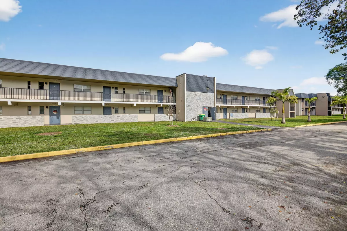 Tamarac, FL 33321,7925 S Colony CIR 203