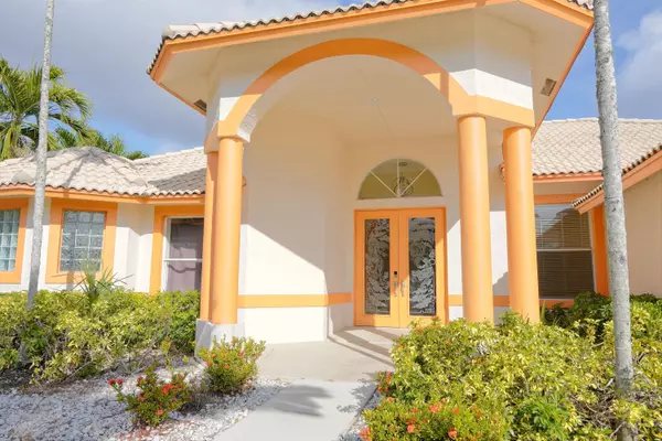 Port Saint Lucie, FL 34983,781 SW Dolores AVE