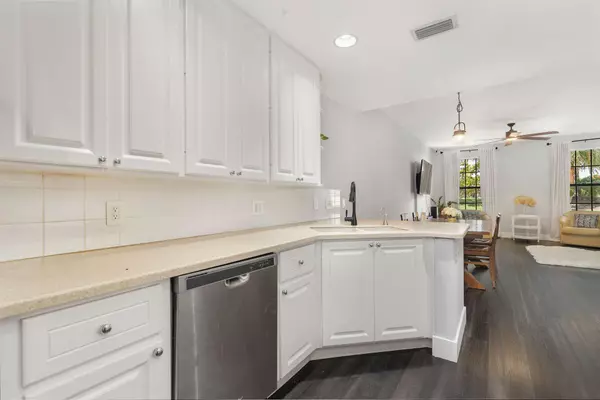 Jupiter, FL 33458,124 Ashley CT