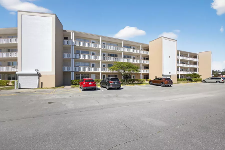 334 Dover B, West Palm Beach, FL 33417