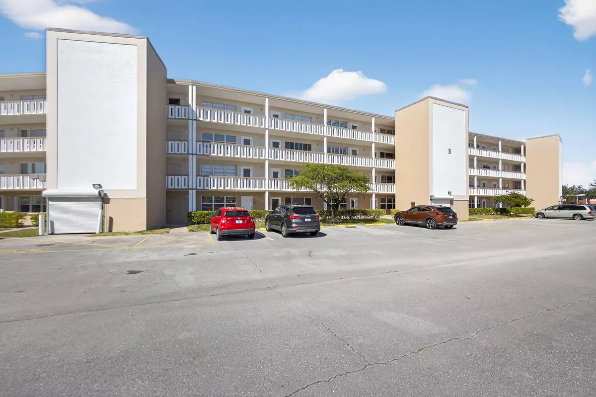 West Palm Beach, FL 33417,334 Dover B