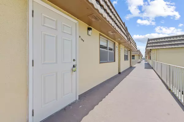 Delray Beach, FL 33446,180 Saxony D