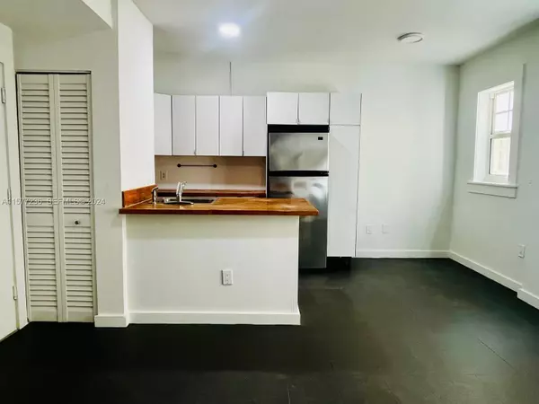 Miami Beach, FL 33139,536 14th ST 101