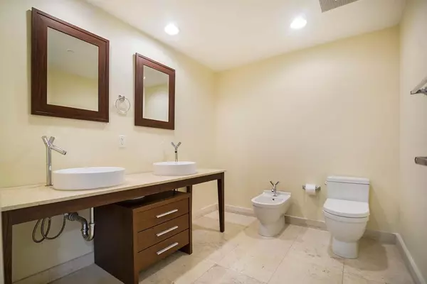 Miami, FL 33131,495 Brickell AVE 4206