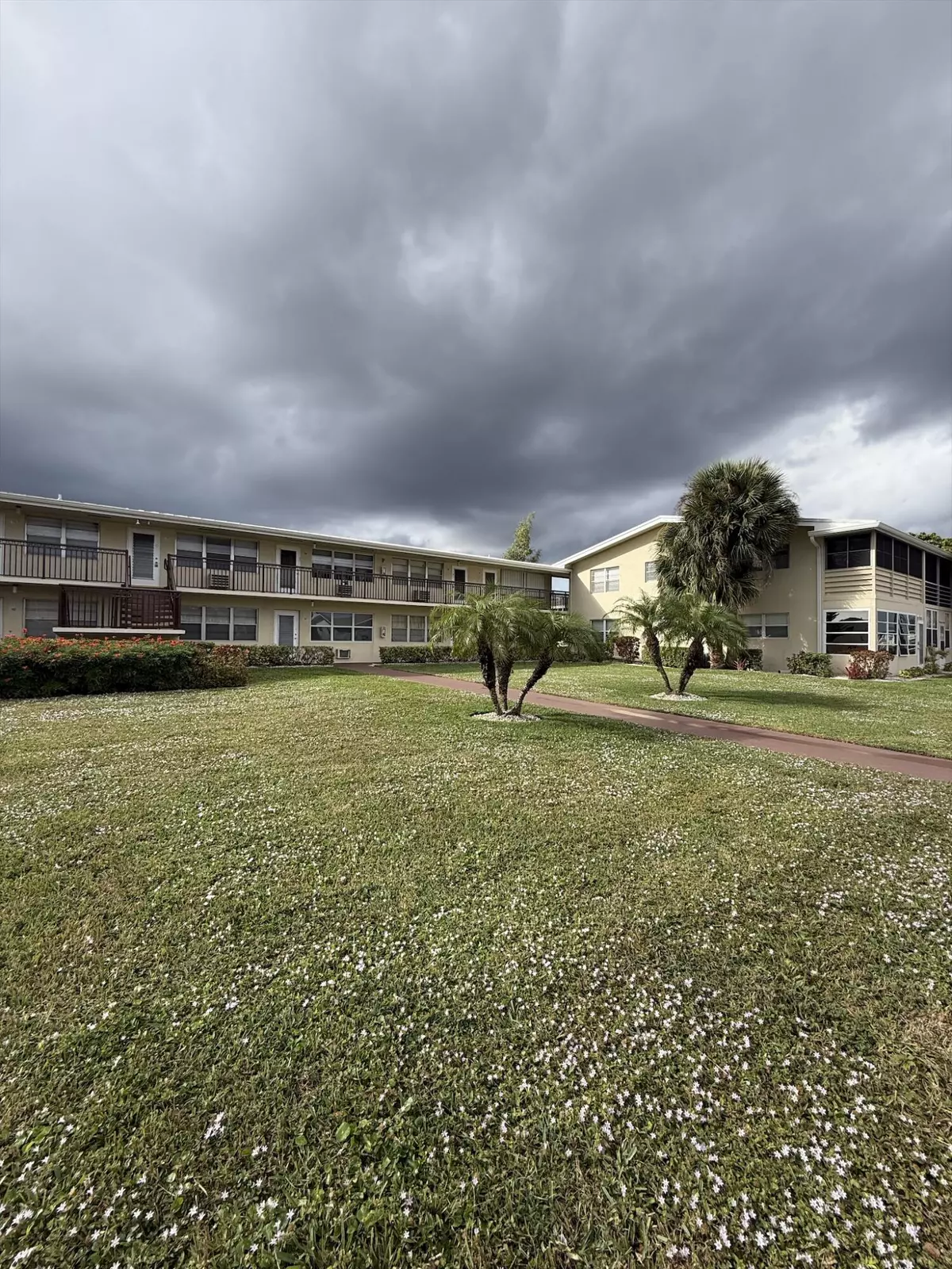 West Palm Beach, FL 33417,151 Andover F