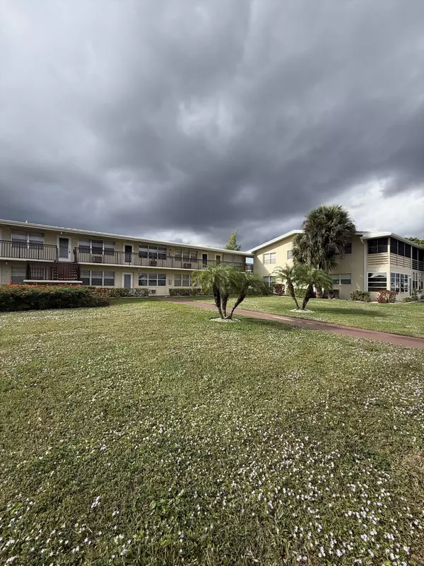 151 Andover F, West Palm Beach, FL 33417