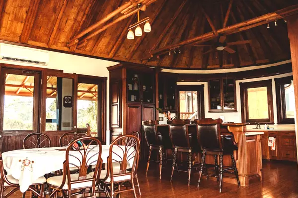 Out Of Country, 00000,1 Jacana Island, Stann Creek