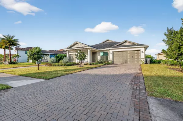 Loxahatchee, FL 33470,799 Hookline CIR