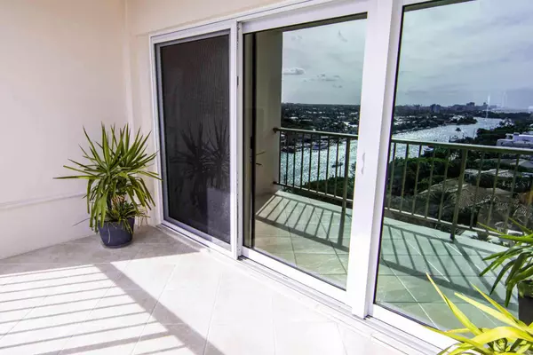 Hillsboro Beach, FL 33062,1021 Hillsboro Mile 1102