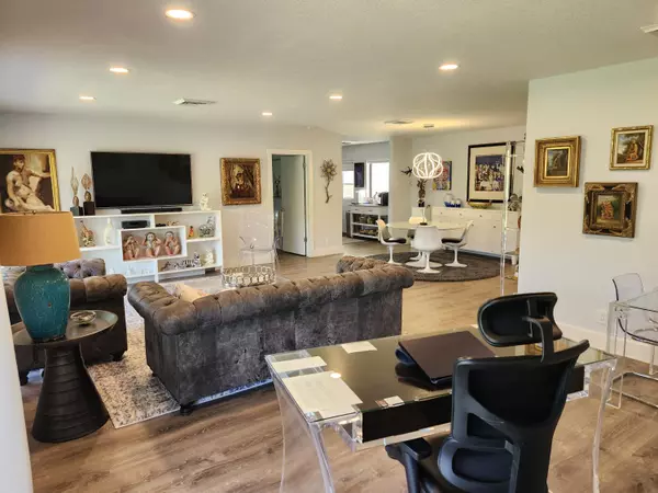 1707 Consulate PL 202, West Palm Beach, FL 33401