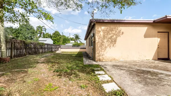 3500 SW 47 Ave AVE, West Park, FL 33023