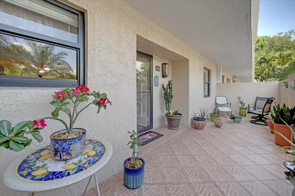 Jupiter, FL 33477,300 N Highway A1a 104o