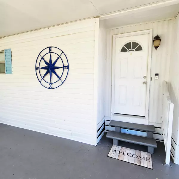 Port Saint Lucie, FL 34952,12 La Mesa