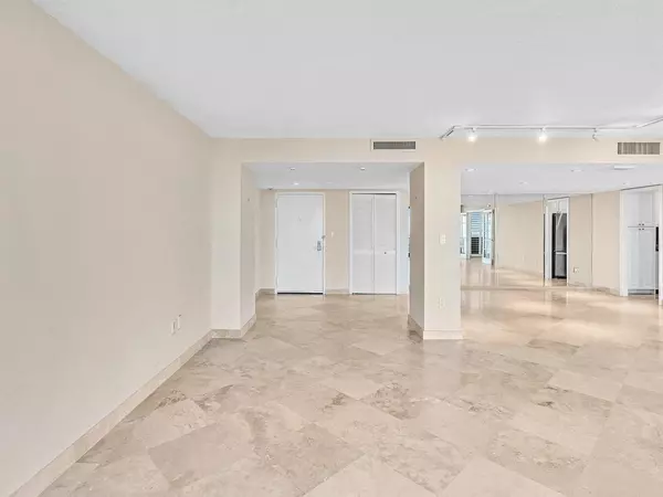 Singer Island, FL 33404,4200 N Ocean DR 2-1605