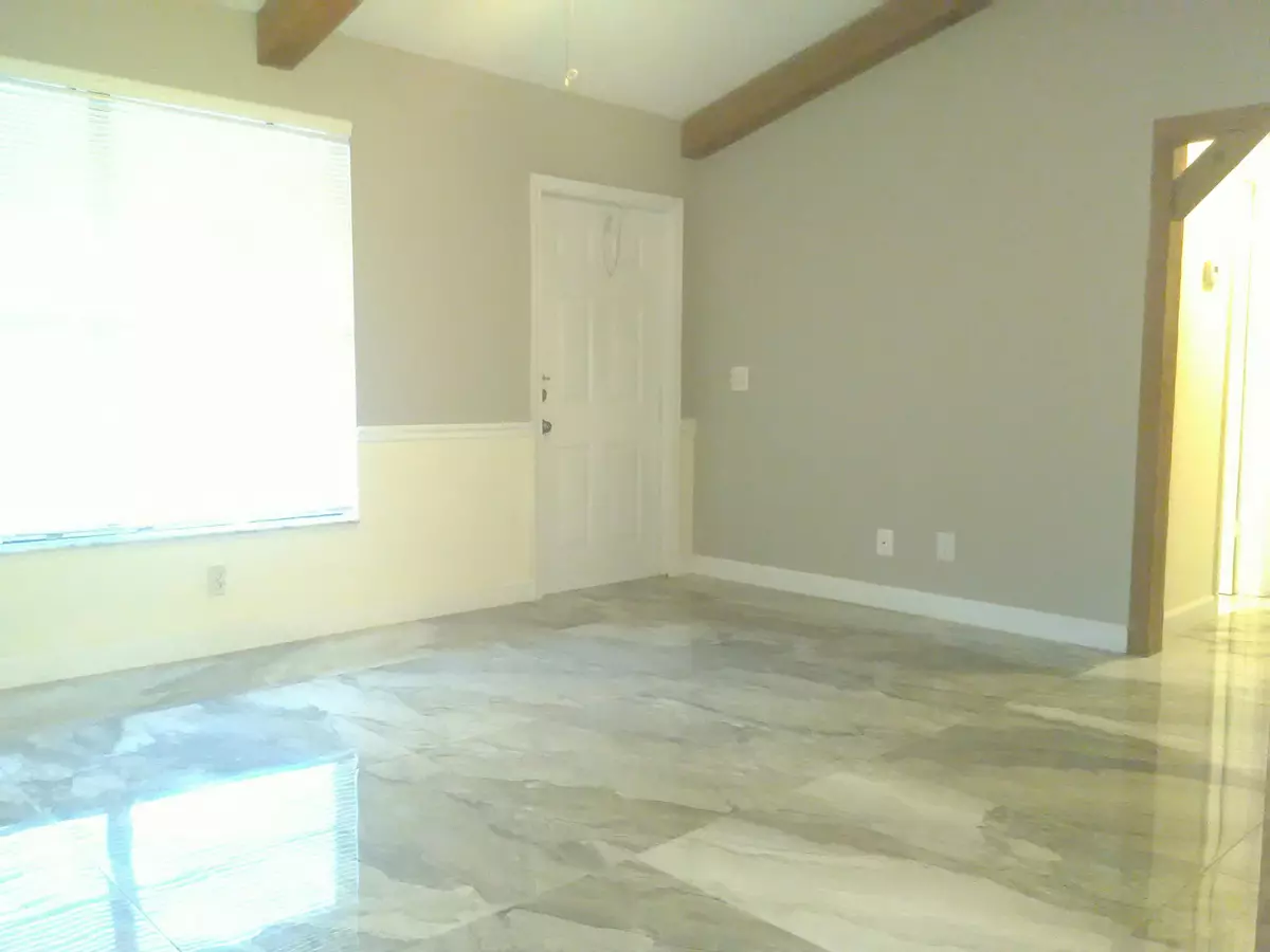 West Palm Beach, FL 33415,2321 Ida WAY 27a