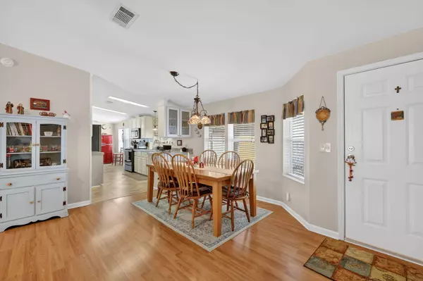 Fort Pierce, FL 34951,6772 Sinsonte CT