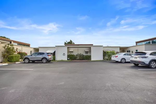 2671 Boundbrook BLVD 125, Palm Springs, FL 33406