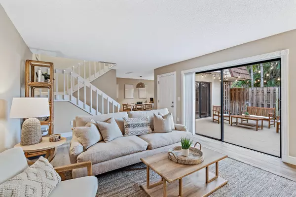 825 Center ST 12d, Jupiter, FL 33458