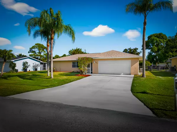 Port Saint Lucie, FL 34983,649 SE Clifton LN