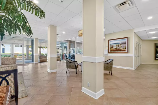 Delray Beach, FL 33483,1000 Lowry ST 6j