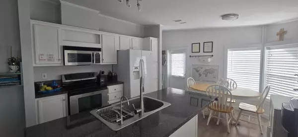 Stuart, FL 34997,5005 SE Chris AVE