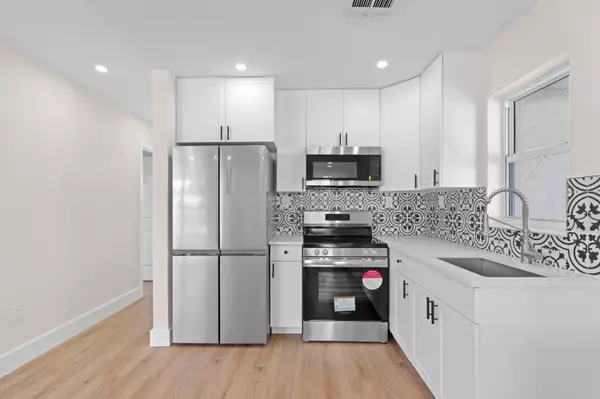 Pompano Beach, FL 33060,632 NW 19th ST