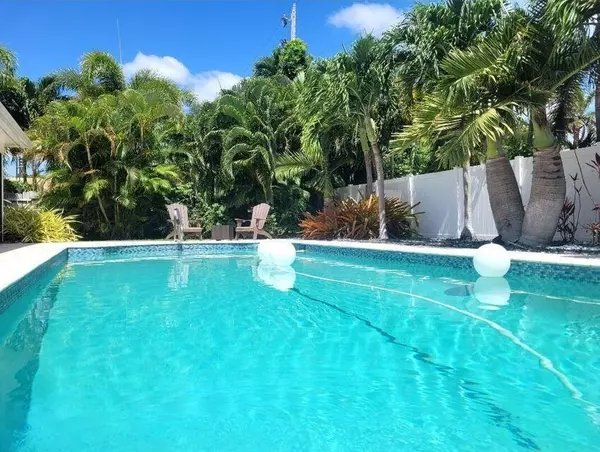 1150 Emerald LN, Singer Island, FL 33404