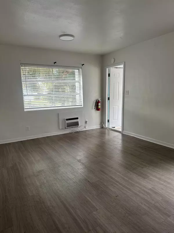 Riviera Beach, FL 33404,178 E 27th ST 2