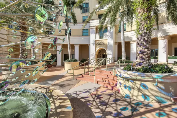 West Palm Beach, FL 33401,610 Clematis ST 736