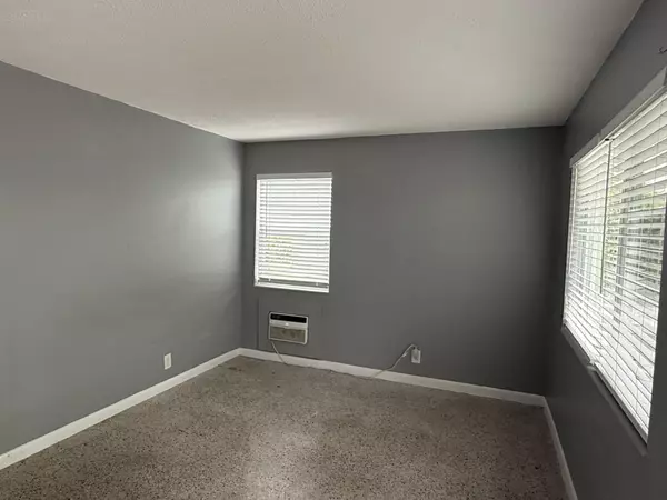 Lake Worth Beach, FL 33460,1118 N H ST 12